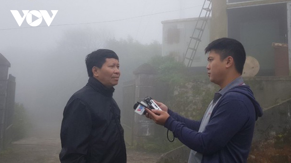 Uneasy life of VOV technicians in a cold, misty peak